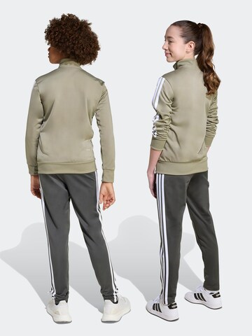 ADIDAS SPORTSWEAR Тренировочный костюм 'Seasonal Essentials Tiberio' в Серый
