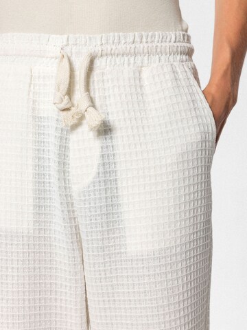 Loosefit Pantaloni 'Gardenia' di VAMOS CLO in bianco