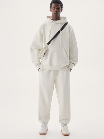 Pull&Bear Regular Pants in White: front