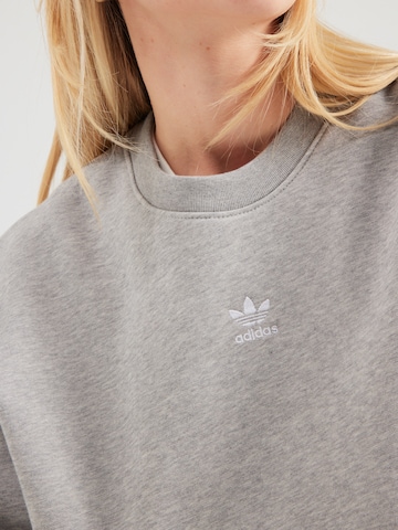 ADIDAS ORIGINALS Sweatshirt 'Essentials' in Grijs