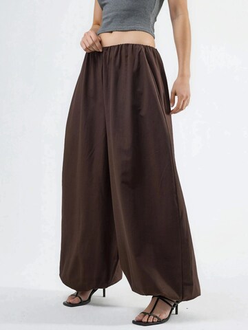 Pantalon Busem en marron : devant