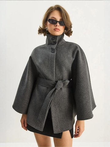 Bianco Lucci Tussenmantel in Grijs