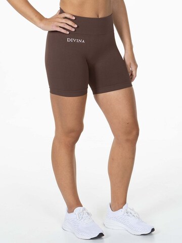 Divina Skinny Sportshorts 'Prime' in Braun