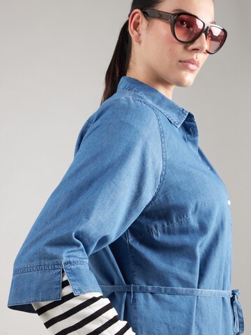 Robe-chemise 'CARBea' ONLY Carmakoma en bleu