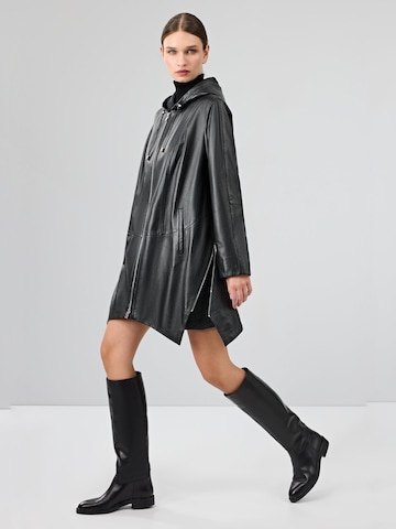 Derimod Tussenmantel 'Daniela' in Zwart