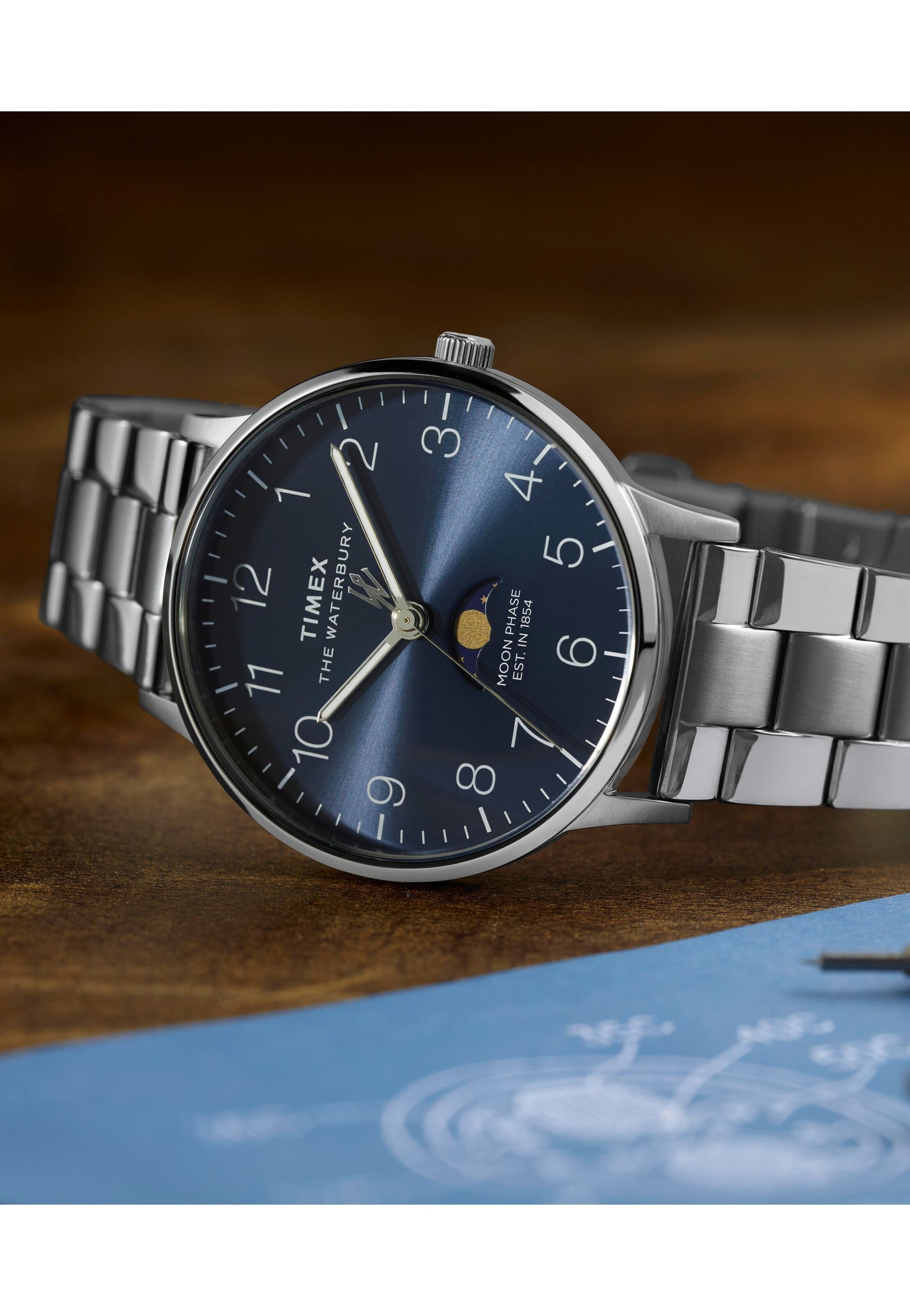 TIMEX Analoguhr 'Waterbury Classic Moon Phase' in Blau