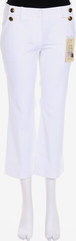True Royal Shorts in XS in White: front