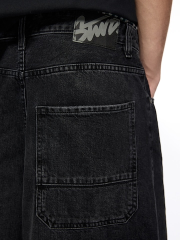 Pull&Bear Regular Jeans in Zwart