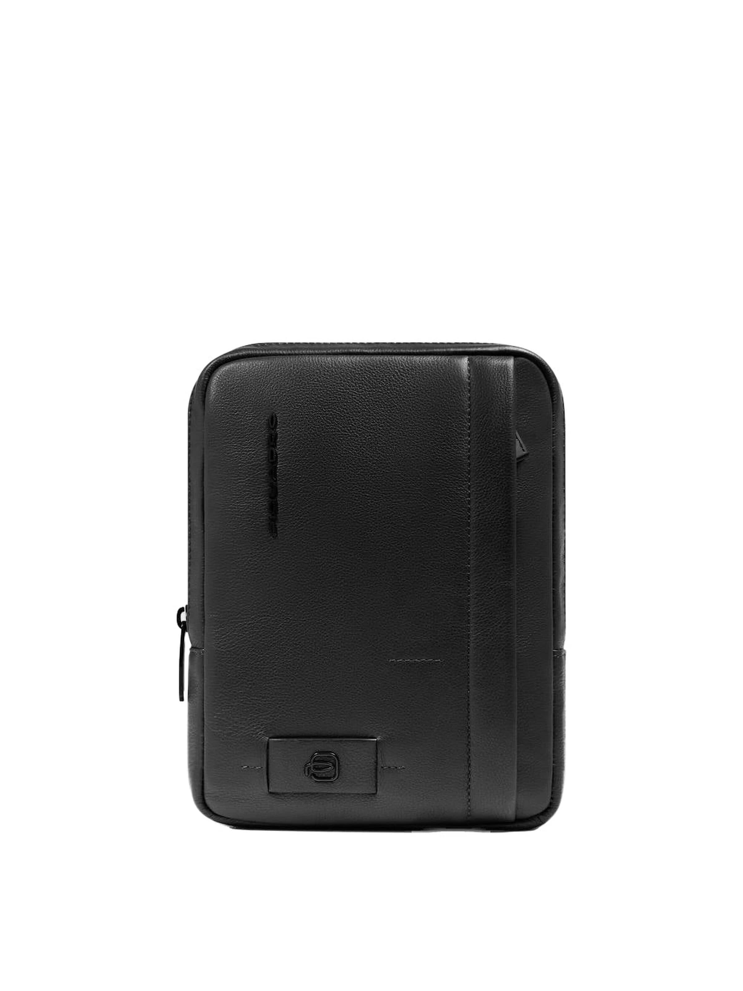 Piquadro Skuldertaske i sort: forside