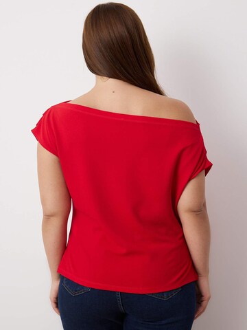 Trendyol Curve - Camiseta en rojo