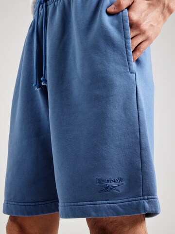 Reebok Loosefit Sportshorts in Blau
