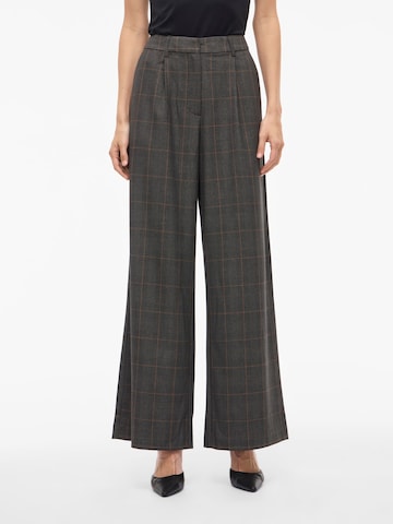 VILA regular Bukser 'VIFalte' i grå: forside