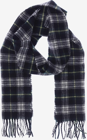 Barbour Scarf & Wrap in One size in Green: front