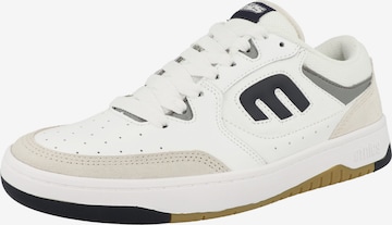 Baskets basses 'Loot' ETNIES en blanc : devant