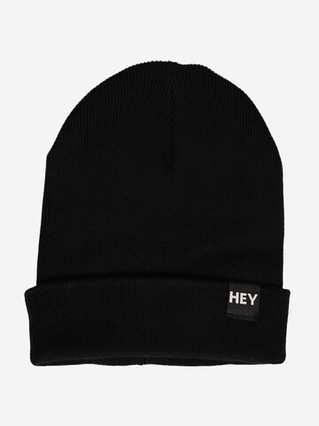 HEY KOLLEGA! Beanie in Black: front