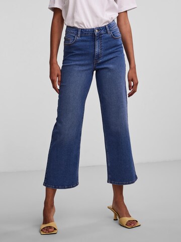 PIECES Flared Jeans 'Peggy' in Blauw: voorkant