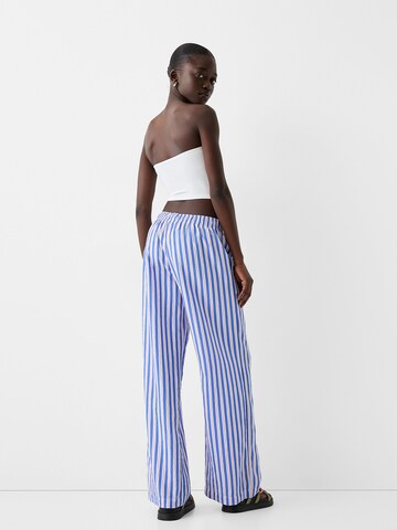 Bershka Loose fit Trousers in Blue