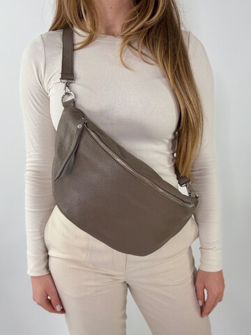 lePelou Gürteltasche in Grau
