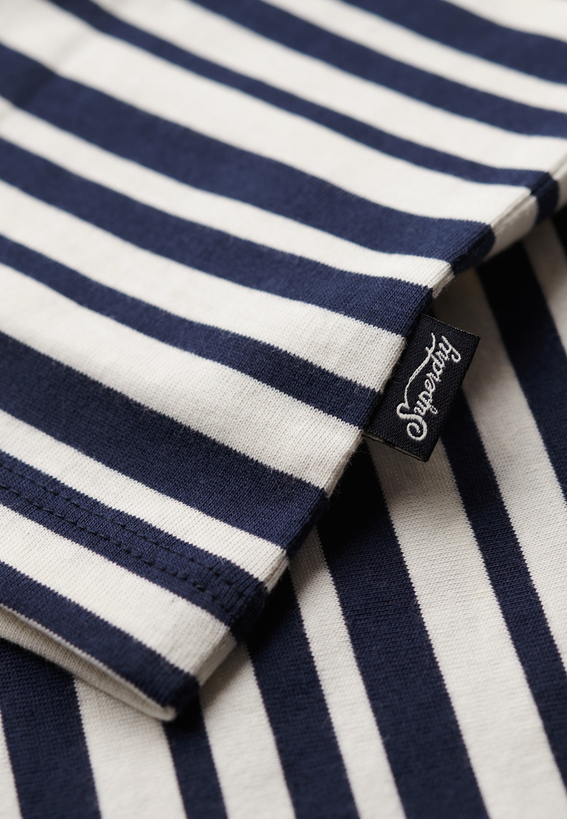 T-shirt 'Essential' Superdry en bleu