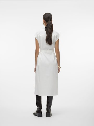 Robe-chemise 'MYMILO' VERO MODA en blanc