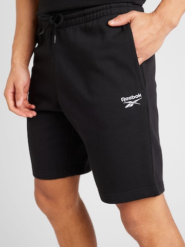 Reebok Regular Sportshorts in Schwarz