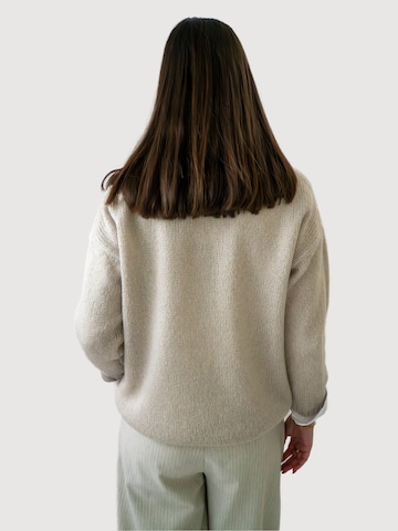 WEARABLE STORIES Pullover in Beige