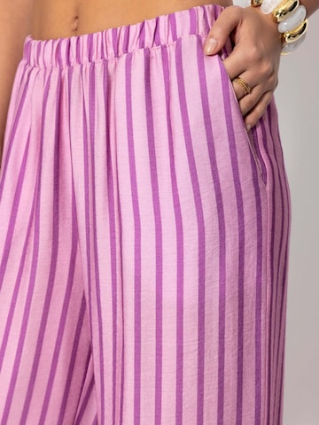 SASSYCLASSY Loose fit Trousers in Pink