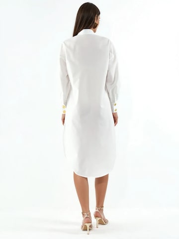 MSN Collection - Vestidos camiseiros em branco