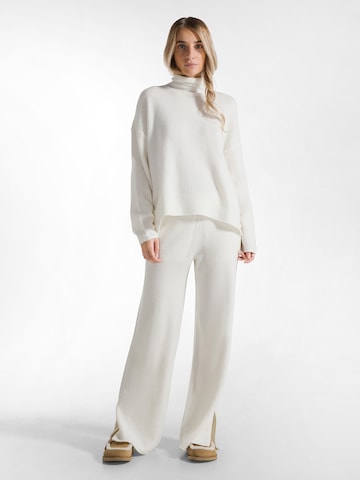 DEHA Wide leg Trousers in White: front