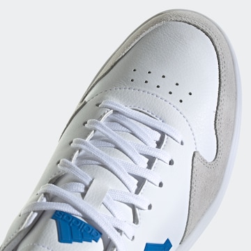 ADIDAS SPORTSWEAR Низкие кроссовки в Белый