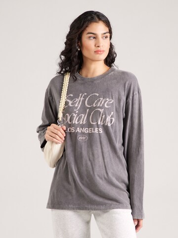 HOLLISTER Футболка в Серый: спереди