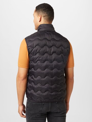 Lyle & Scott Vest in Black