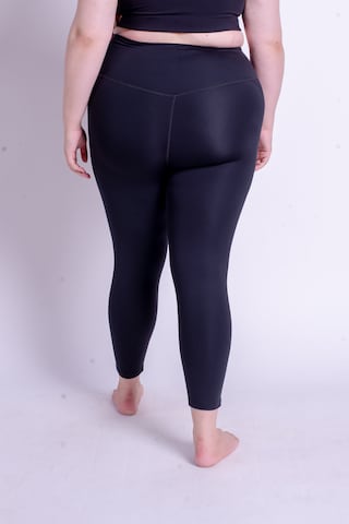 Girlfriend Collective Skinny Workout Pants in Black