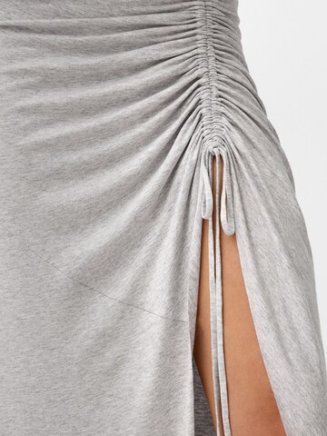Bershka Hame värissä harmaa