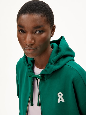 Veste de survêtement ARMEDANGELS en vert