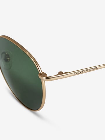 Ochelari de soare 'London Large Gold Green' de la Kapten & Son pe verde