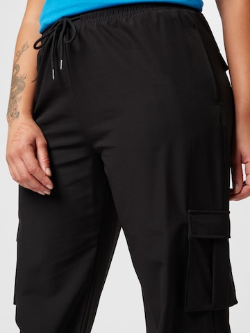 Noisy May Curve - Tapered Pantalón cargo 'KIRBY' en negro