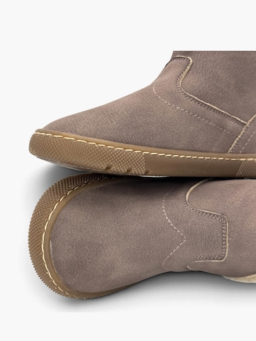 Pisamonas - Bota em castanho