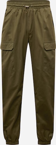 Mennace Regular Cargo Pants in Green: front