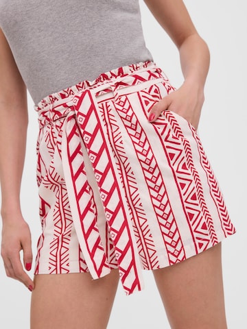 VERO MODA Regular Shorts 'Dicthe' in Weiß