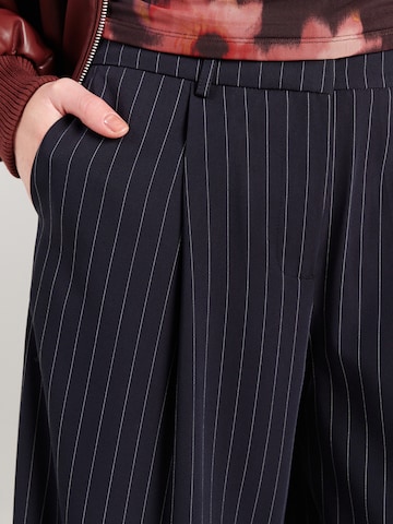 studioselect Ohlapna forma Hlače z naborki 'Elsa' | črna barva