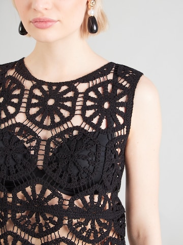 Top brodat 'JDYVIC' de la JDY pe negru