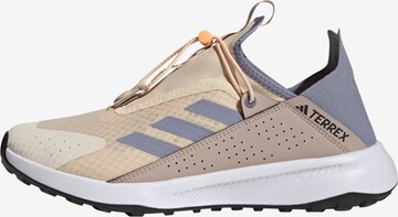 Chaussure basse 'Voyager 21' ADIDAS TERREX en beige : devant