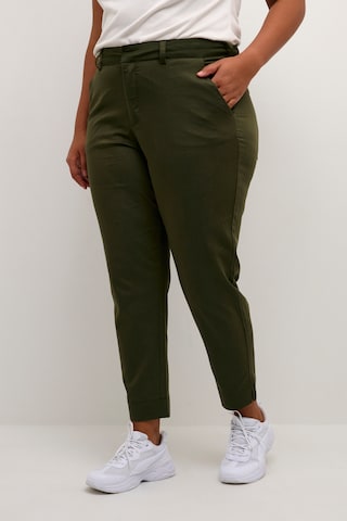 KAFFE CURVE Skinny Chino Pants in Green: front