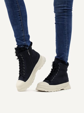 CAPRICE Lace-up bootie in Blue