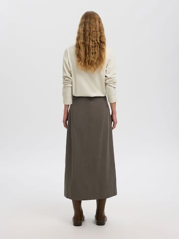 SELECTED - Falda en marrón