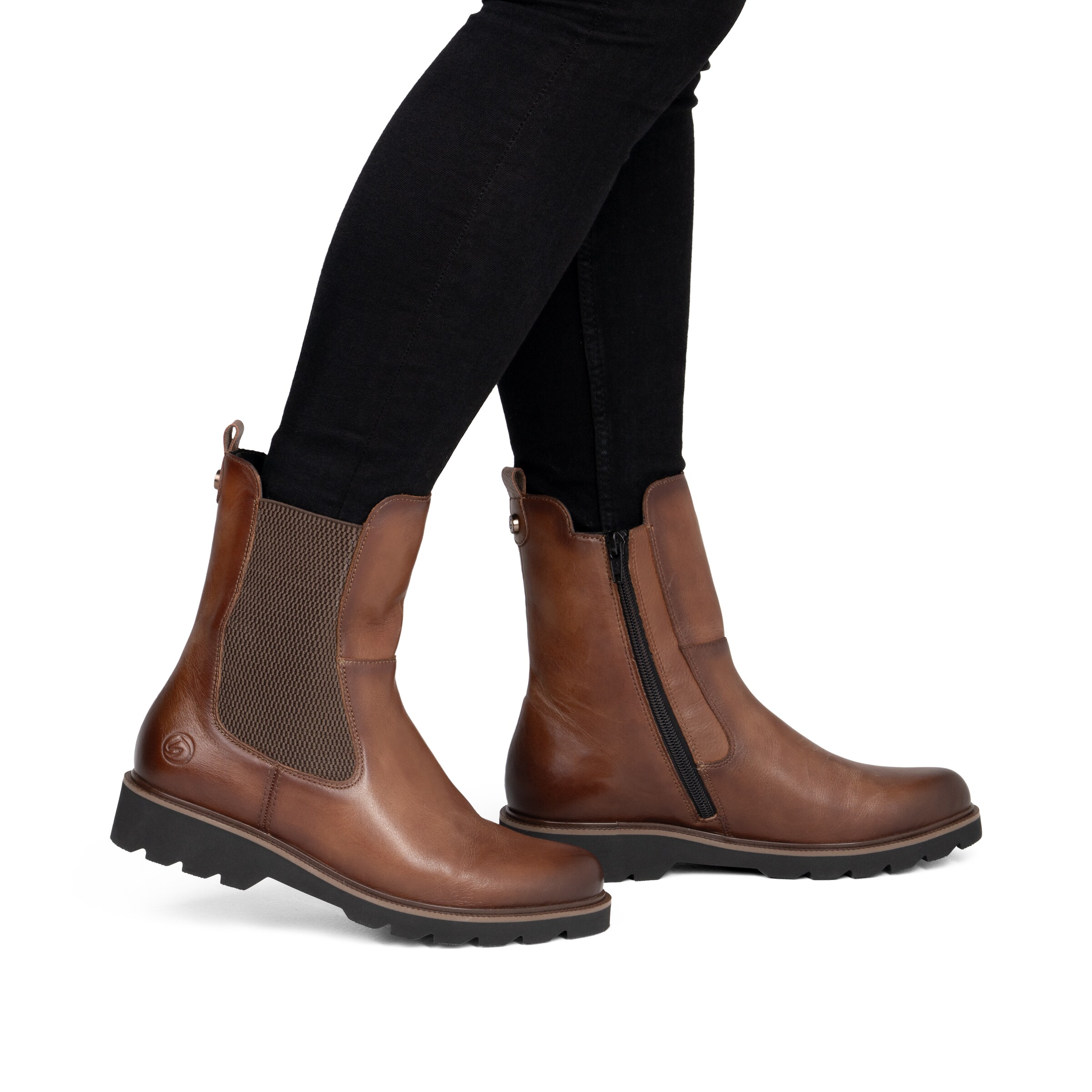 Boots REMONTE en marron : devant