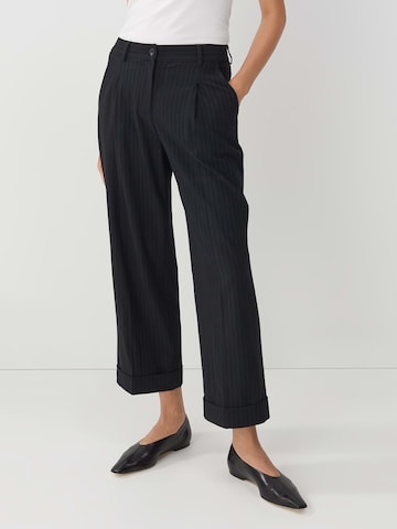 Someday Regular Pleat-Front Pants 'Cisilia' in Blue: front