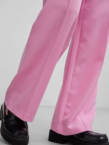 PIECES - Pierna ancha Pantalón 'PCBOZZY' en rosa
