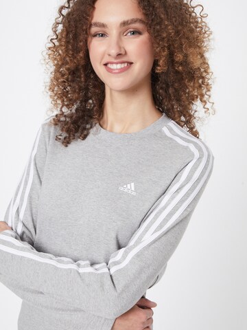 ADIDAS SPORTSWEAR Функциональная футболка 'Essentials 3-Stripes' в Серый